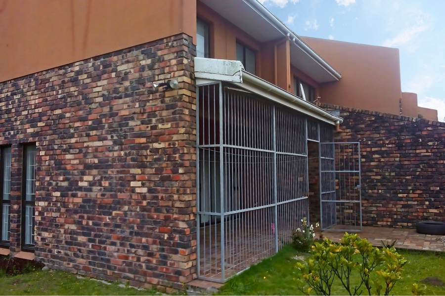 4 Bedroom Property for Sale in Southernwood Eastern Cape